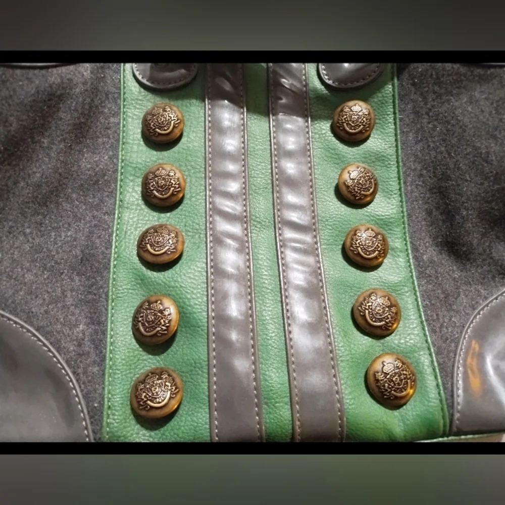 Nila Anthony Green/Grey purse